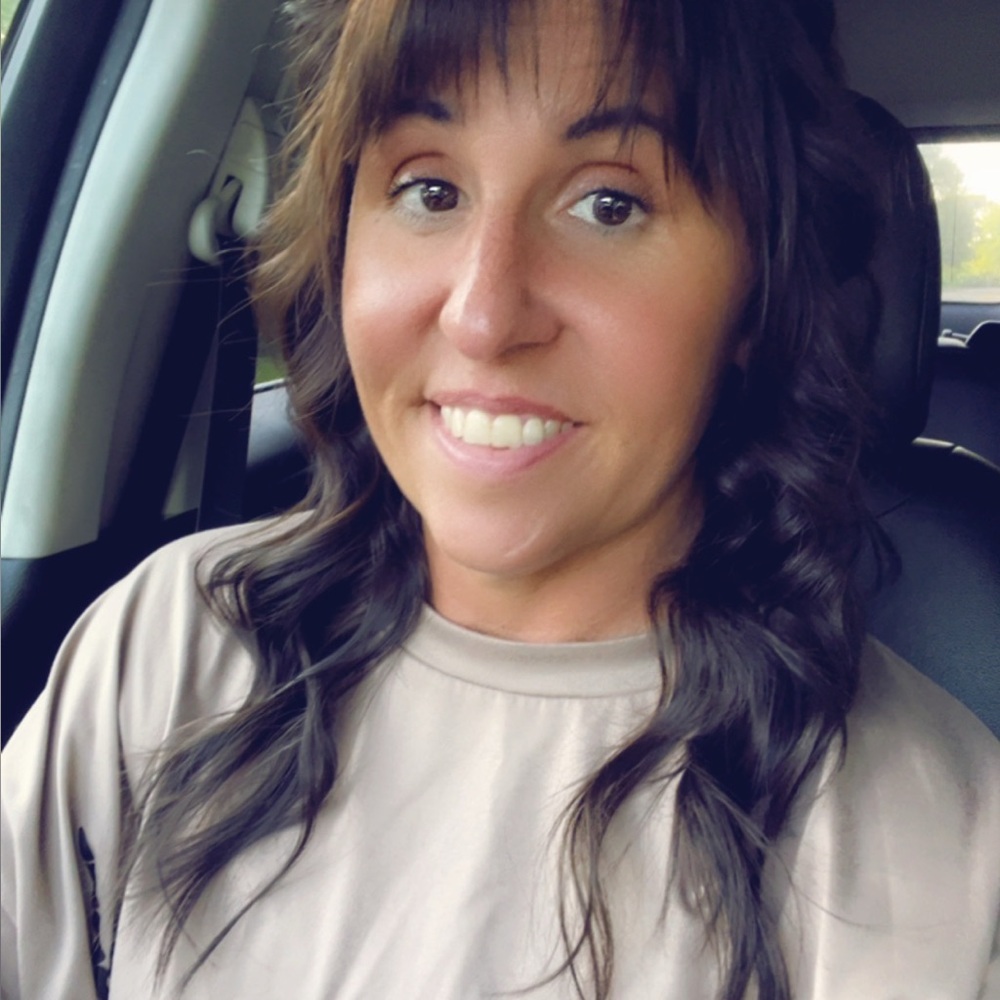 Meet your Posher, Lara